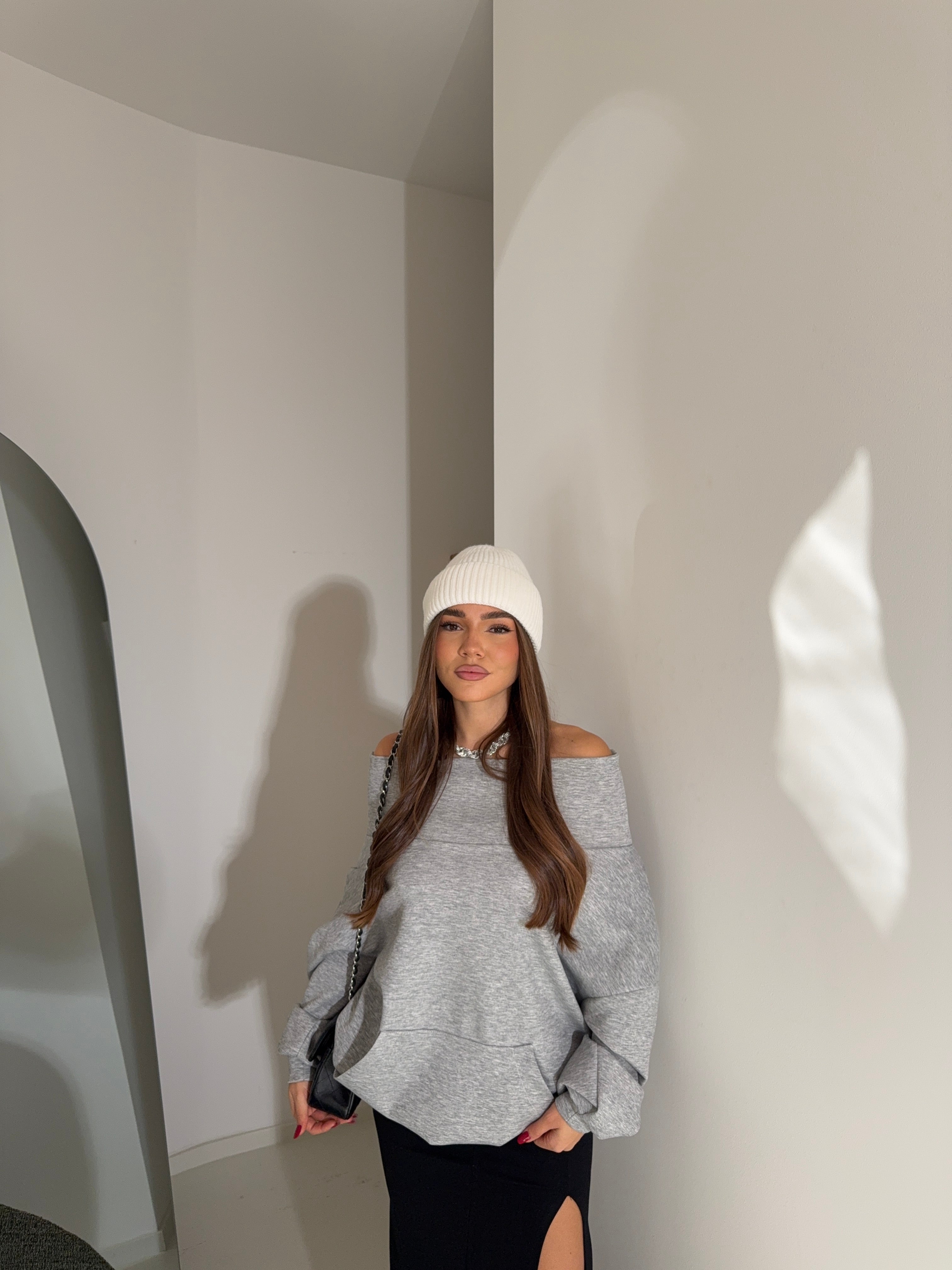 Felpa scollo a barca grigia