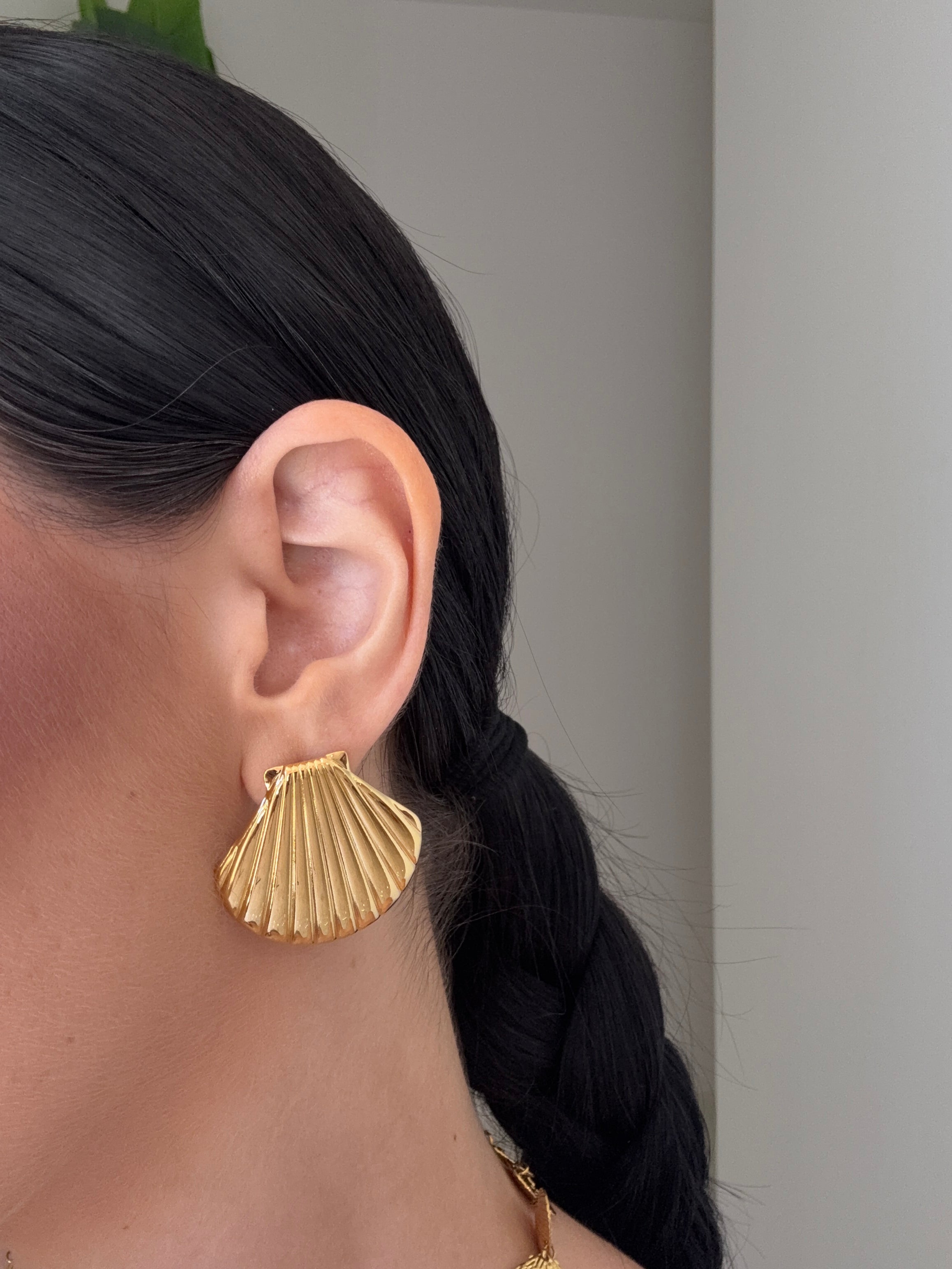 Orecchini conchiglia oro